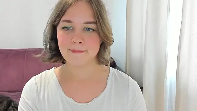 Snapshot of AlicePopsy chatting on July 25, 4:04 pm AlicePopsy online show from July 25, 4:04 pm