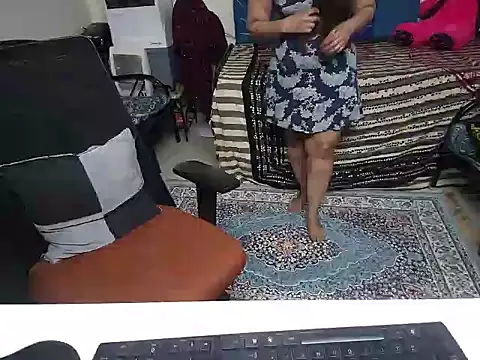Arushisingh8888 online show from December 8, 1:58 pm