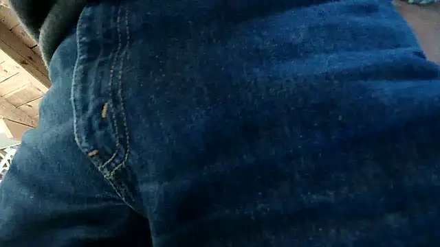 Snapshot of TWENTYONE0021 chatting on January 7, 7:10 am TWENTYONE0021 online show from January 7, 7:10 am