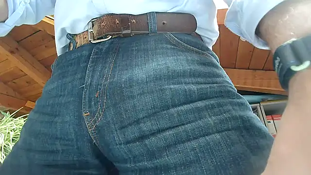 Snapshot of TWENTYONE0021 chatting on March 6, 1:03 pm TWENTYONE0021 online show from March 6, 1:03 pm