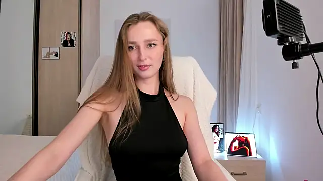 Snapshot of CharlotteWells chatting on November 10, 2:05 pm CharlotteWells online show from November 10, 2:05 pm