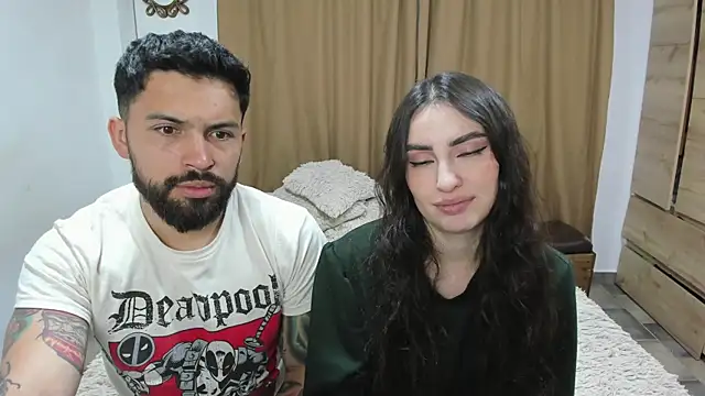 Snapshot of teseo_and_afroditha_ chatting on January 16, 2:19 am teseo and afroditha online show from January 16, 2:19 am