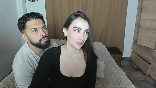 Snapshot of teseo_and_afroditha_ chatting on January 18, 4:04 am teseo and afroditha online show from January 18, 4:04 am