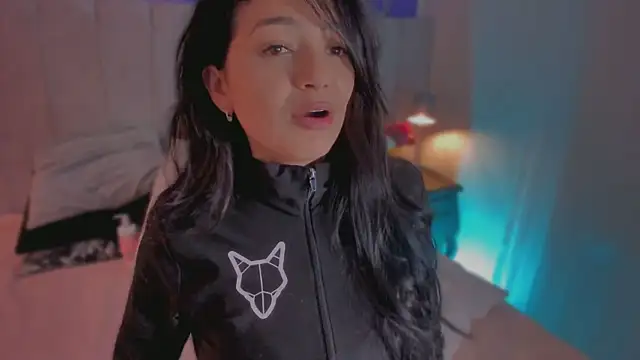 EvaaStevens online show from April 16, 8:20 pm