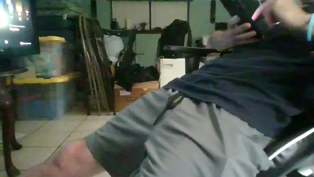 Snapshot of dunny191 chatting on June 30, 8:04 am dunny191 online show from June 30, 8:04 am