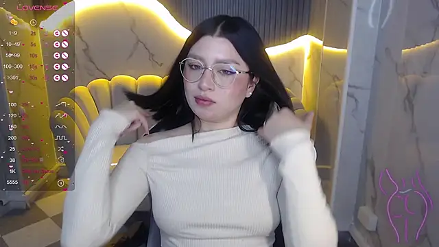 mily thomson b  online show from October 12, 12:59 pm