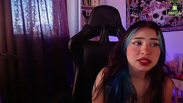 sweetcoralinee online show from October 18, 1:01 pm