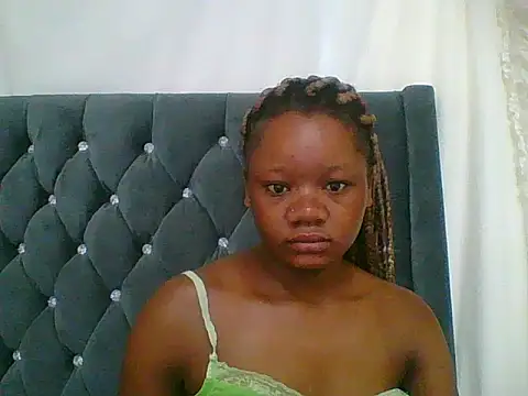 Snapshot of HotJeylee chatting on January 16, 3:43 am HotJeylee online show from January 16, 3:43 am