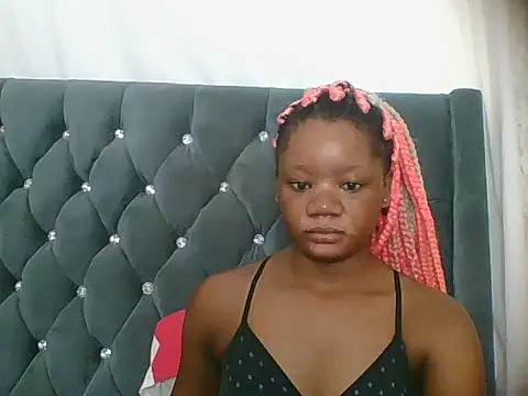 Snapshot of HotJeylee chatting on March 4, 7:03 am HotJeylee online show from March 4, 7:03 am