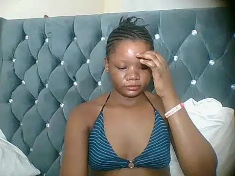 Snapshot of HotJeylee chatting on March 17, 10:46 pm HotJeylee online show from March 17, 10:46 pm