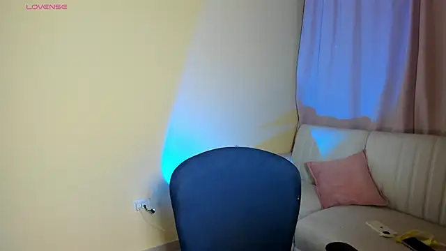 Snapshot of misskimaa2 chatting on June 26, 2:27 am misskimaa2 online show from June 26, 2:27 am