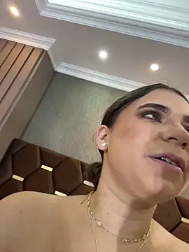 ThaniaJones online show from April 8, 11:43 am