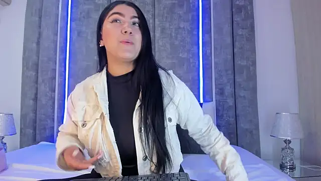 PaulinaDuarte online show from December 26, 2:05 pm