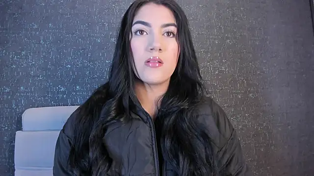 Snapshot of PaulinaDuarte chatting on February 12, 11:27 am PaulinaDuarte online show from February 12, 11:27 am