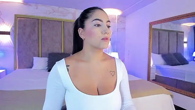 Snapshot of PaulinaDuarte chatting on March 8, 12:31 pm PaulinaDuarte online show from March 8, 12:31 pm