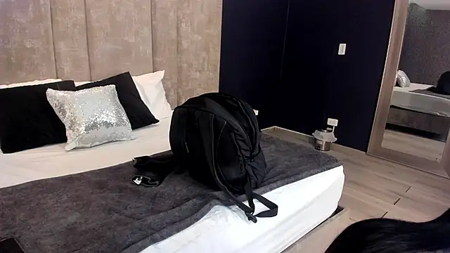 Snapshot of PaulinaDuarte chatting on March 13, 11:17 am PaulinaDuarte online show from March 13, 11:17 am