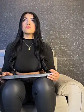 Snapshot of PaulinaDuarte chatting on March 18, 12:19 pm PaulinaDuarte online show from March 18, 12:19 pm