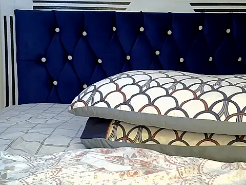 Snapshot of Goddess_nanaya chatting on November 6, 11:26 pm Goddess nanaya online show from November 6, 11:26 pm