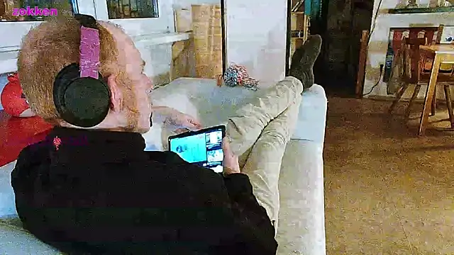 BongChannel online show from January 28, 8:04 pm