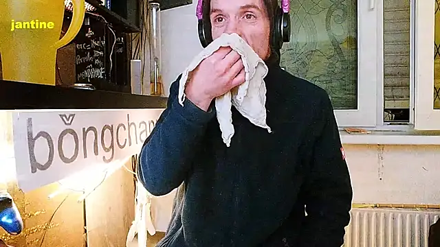 BongChannel online show from February 14, 1:02 am