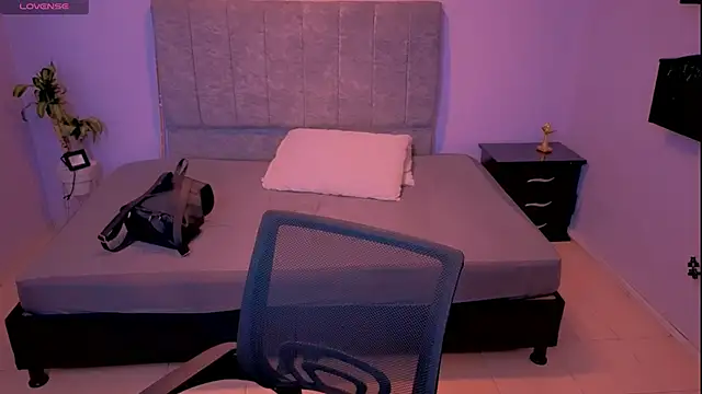 Lana stone  online show from November 22, 3:05 am