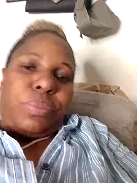 Snapshot of Thobi2020 chatting on September 22, 5:20 am Thobi2020 online show from September 22, 5:20 am