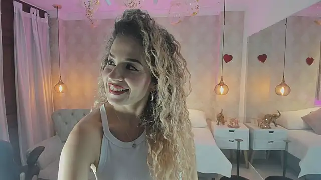 Snapshot of Shantall__ chatting on March 20, 10:53 am Shantall online show from March 20, 10:53 am