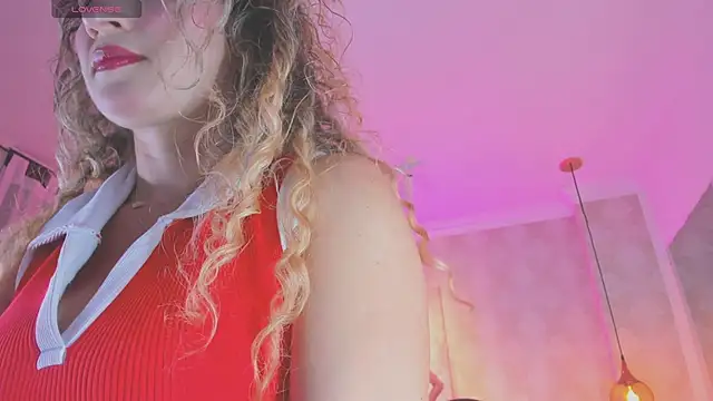 Snapshot of Shantall__ chatting on May 5, 11:07 am Shantall online show from May 5, 11:07 am