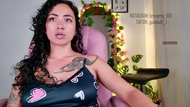 Snapshot of paula_brunette chatting on March 4, 3:12 am paula brunette online show from March 4, 3:12 am