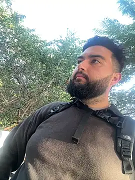 Snapshot of bigdickgio6923 chatting on February 18, 1:18 pm bigdickgio6923 online show from February 18, 1:18 pm