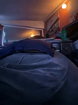 Snapshot of bigdickgio6923 chatting on March 1, 5:31 am bigdickgio6923 online show from March 1, 5:31 am