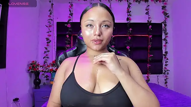 sweelanna   online show from March 4, 1:11 am