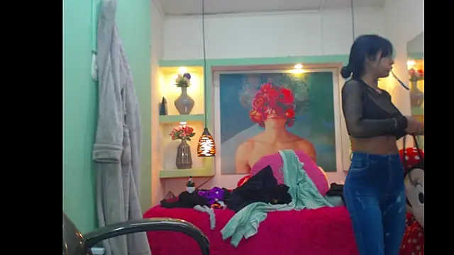 lorenapinto online show from April 5, 8:28 pm