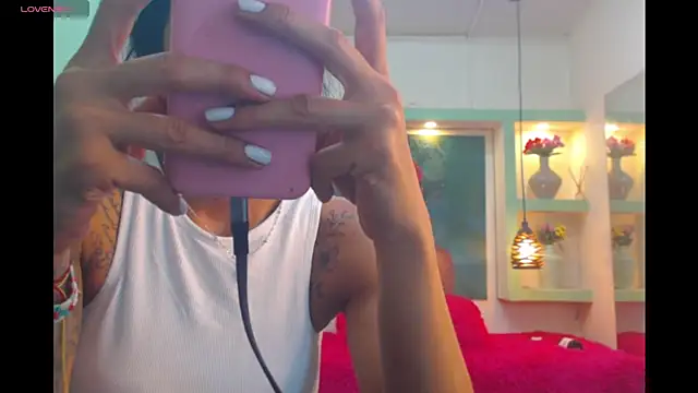 Snapshot of lorenapinto chatting on April 21, 4:41 am lorenapinto online show from April 21, 4:41 am