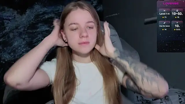 candy maggie online show from December 17, 1:17 pm