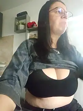 KristenVega online show from November 5, 9:09 am