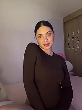 EmilyS   online show from February 19, 3:57 am