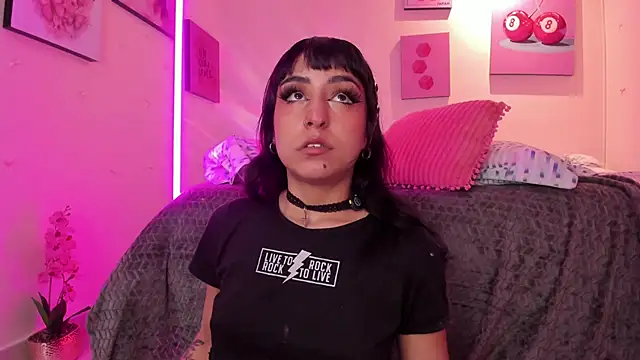 MaveParks  online show from February 18, 12:01 pm