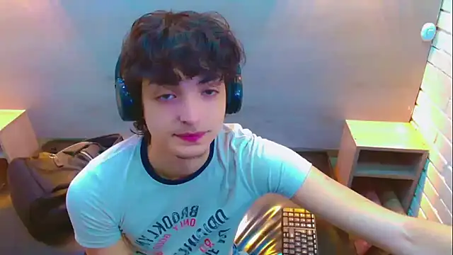 Sr BonnyEthan online show from December 18, 1:50 pm