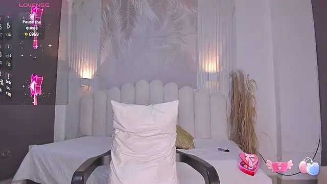 NastassjaCandy online show from April 8, 7:47 pm