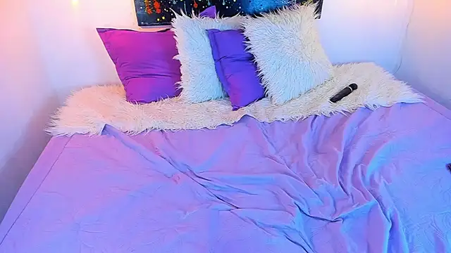 cloe bridgee online show from January 7, 6:05 am