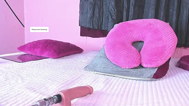 Snapshot of cloe_bridgee chatting on June 3, 1:08 am cloe bridgee online show from June 3, 1:08 am