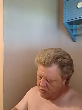 Snapshot of jrsexy83 chatting on July 15, 12:43 pm jrsexy83 online show from July 15, 12:43 pm