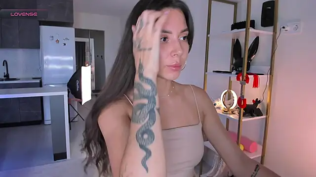Snapshot of princess_ashley_ chatting on July 1, 11:34 am princess ashley online show from July 1, 11:34 am