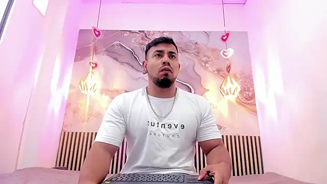 BrianMalonee online show from March 25, 12:11 pm