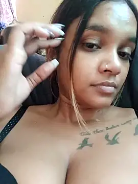 Indianqueen03 online show from December 17, 12:22 pm