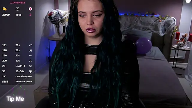 Snapshot of Miss_Maya_Mils chatting on October 22, 1:06 am Miss Maya Mils online show from October 22, 1:06 am