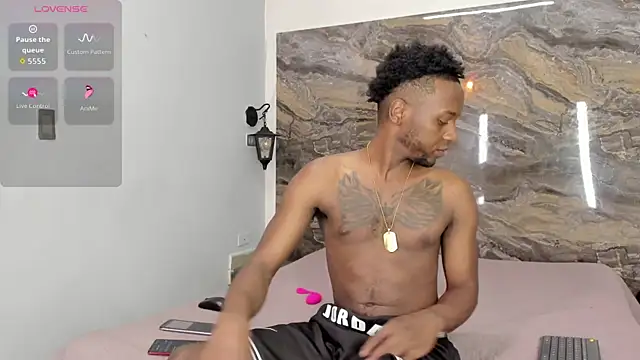 Snapshot of kaleb_violeta_1 chatting on November 15, 3:59 am kaleb violeta 1 online show from November 15, 3:59 am