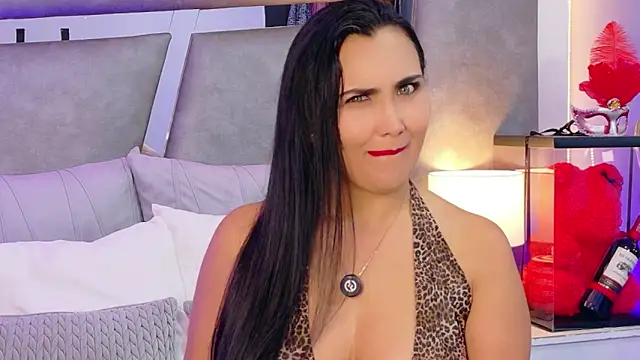 Evangeline Taylorr online show from November 5, 8:42 pm