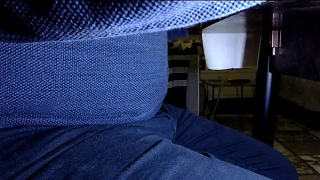 Snapshot of by-panic chatting on November 9, 9:13 pm by-panic online show from November 9, 9:13 pm